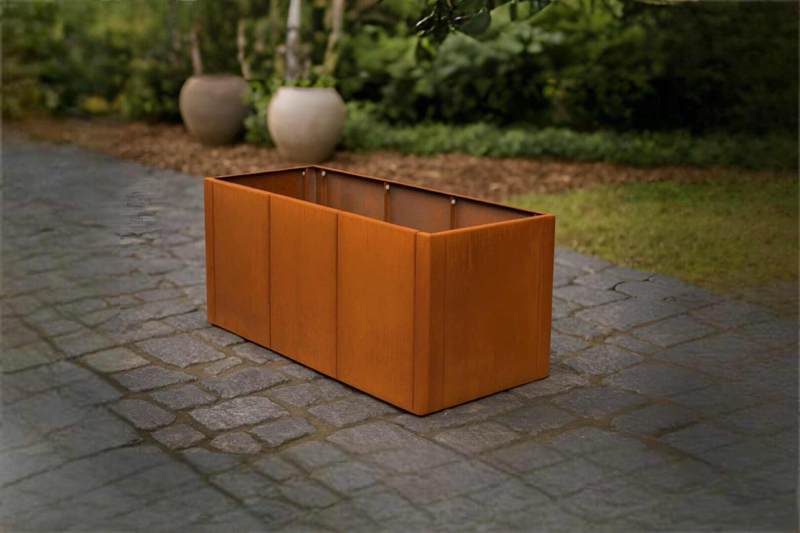 Outdoor raised planter